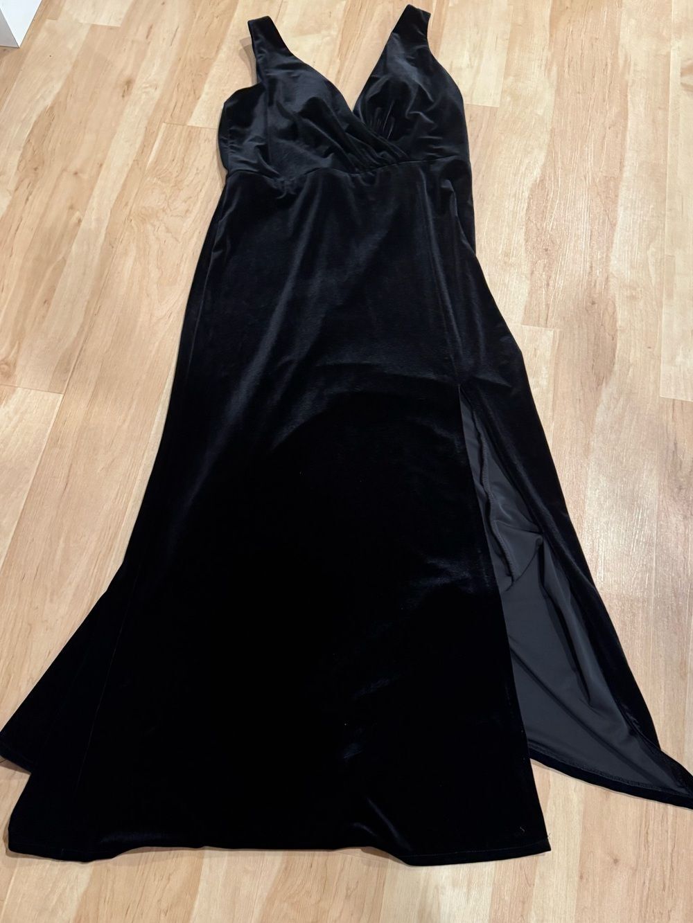 Jenny Yoo V Neck Black Velvet Full Length Evening Dress Size 18